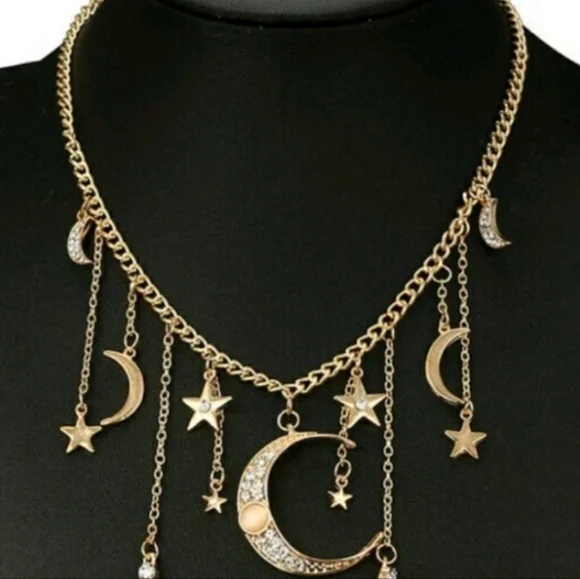 NWT 🌙 MOON AND STARS SET NECKLACE AND EARRINGS. ✨️ - Picture 2 of 3